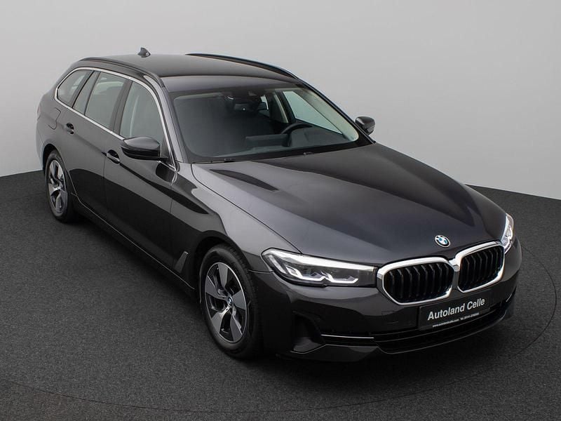 Gebraucht BMW 520 Sport Line 184 PS (135 kW) 2022 Sophistograu brillanteffekta9 Kombi