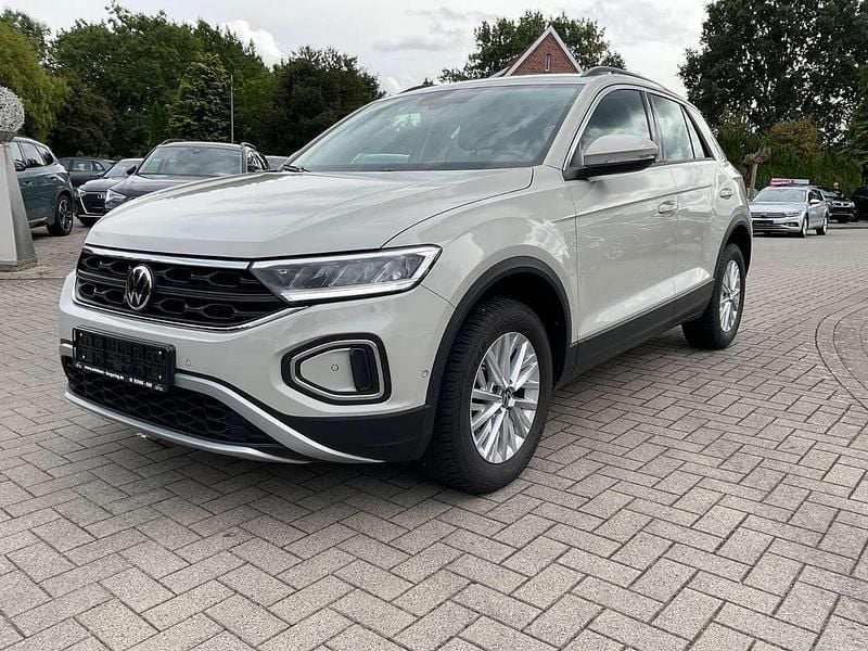 Ascotgrau Gebraucht 2024 VW T-Roc Life SUV | 25.900 € (Superpreis) - Bild 1/4