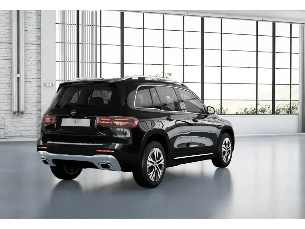 Gebraucht Mercedes GLB180 Progressive 136 PS (100 kW) 2025 Schwarz metalliclack kosmossch SUV