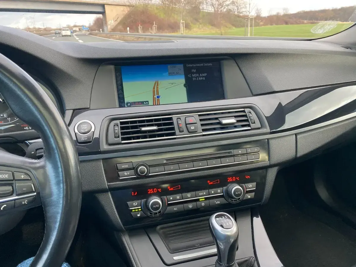 Gebraucht BMW 525 218 PS (160 kW) 2012 Silber Kombi