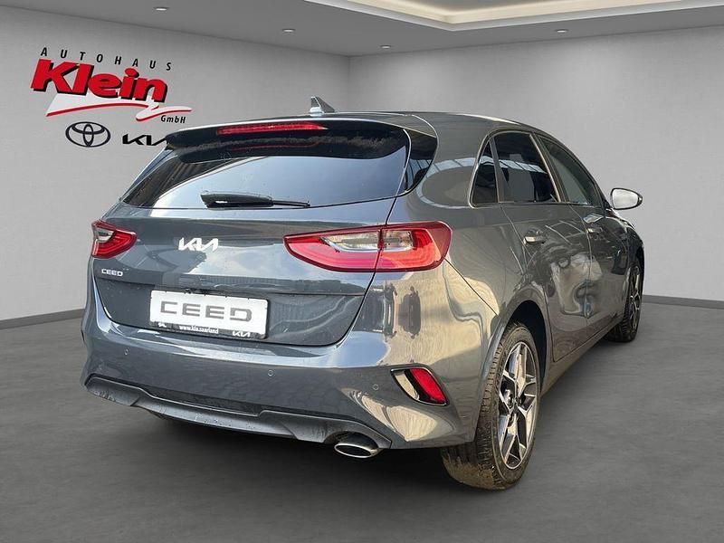 Gebraucht Kia Ceed 140 PS (102 kW) 2025 Schwarz Kleinwagen