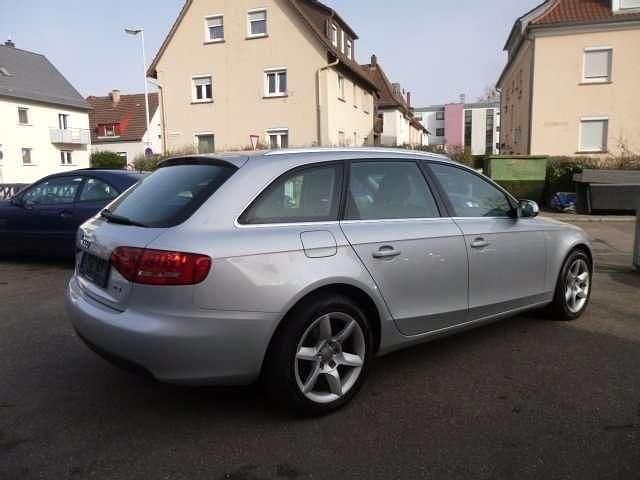 Gebraucht Audi A4 Attraction 120 PS (88 kW) 2011 Silber Kombi