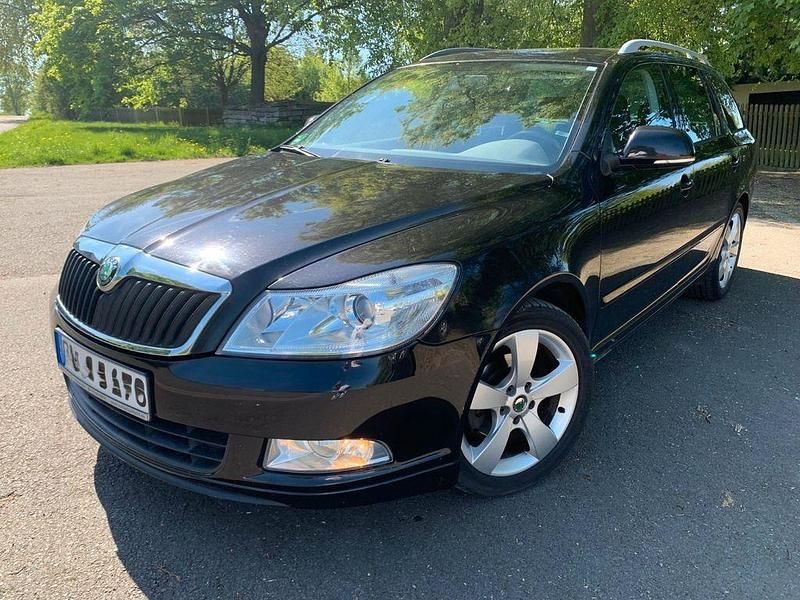 Gebraucht Skoda Octavia Sport 122 PS (89 kW) 2010 Schwarz Kombi