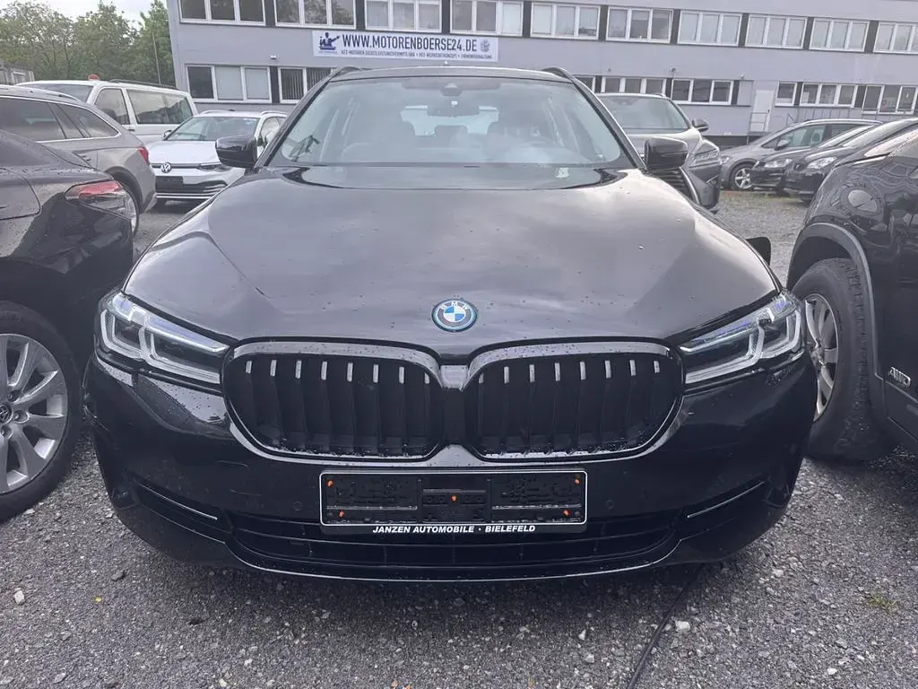 Używany BMW 520 Shadowline 163 KM (119 kW) 2022 Czarny Kombi