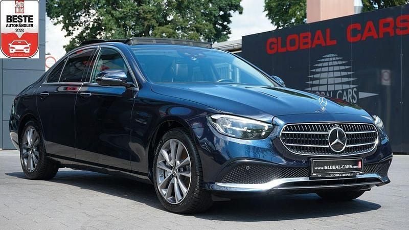 Blau Gebraucht 2022 Mercedes E400 Avantgarde Limousine | 41.885 € (Superpreis) - Bild 1/4