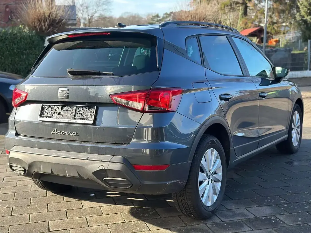 Gebraucht Seat Arona Style 95 PS (69 kW) 2023 Grau SUV