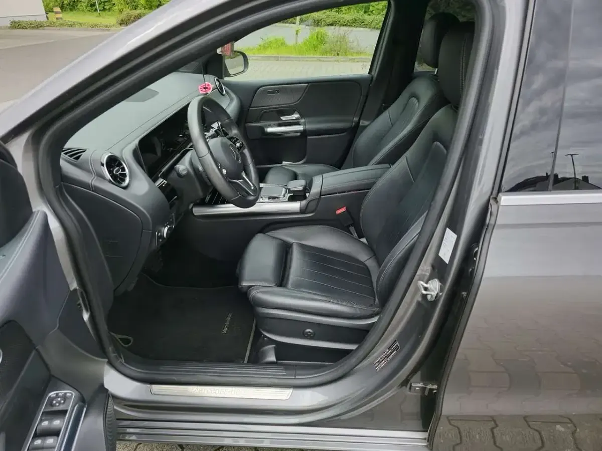 Gebraucht Mercedes B200 163 PS (119 kW) 2020 Grau Kleinwagen