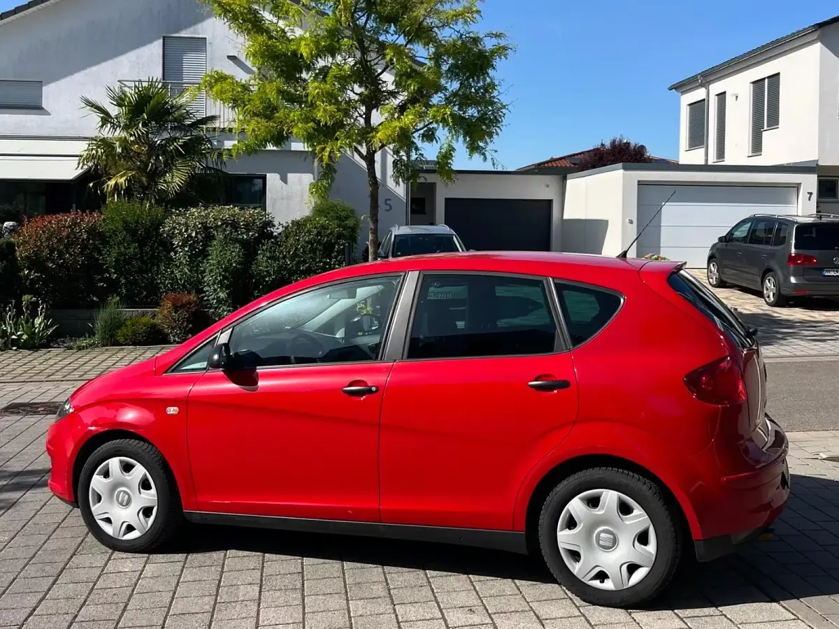 Gebraucht Seat Altea Reference 102 PS (75 kW) 2008 Rot Van / Kleinbus