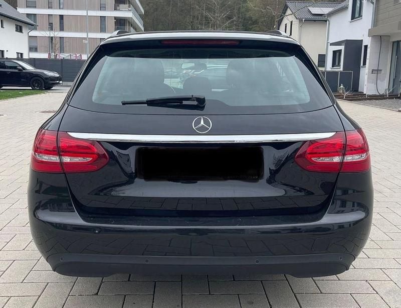 Gebraucht Mercedes C220 170 PS (125 kW) 2017 Schwarz Limousine