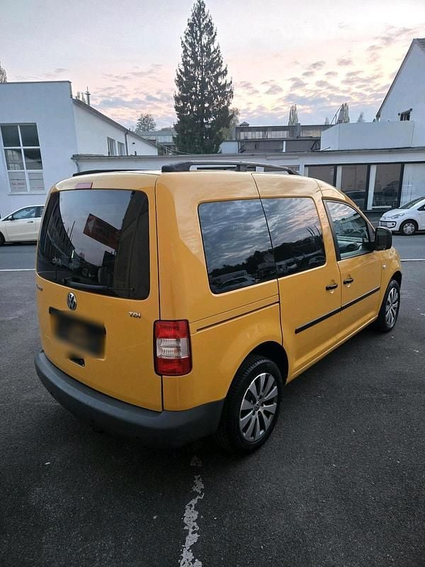 Second-hand VW Caddy 105 CP (77 kW) 2006 Galben Monovolum