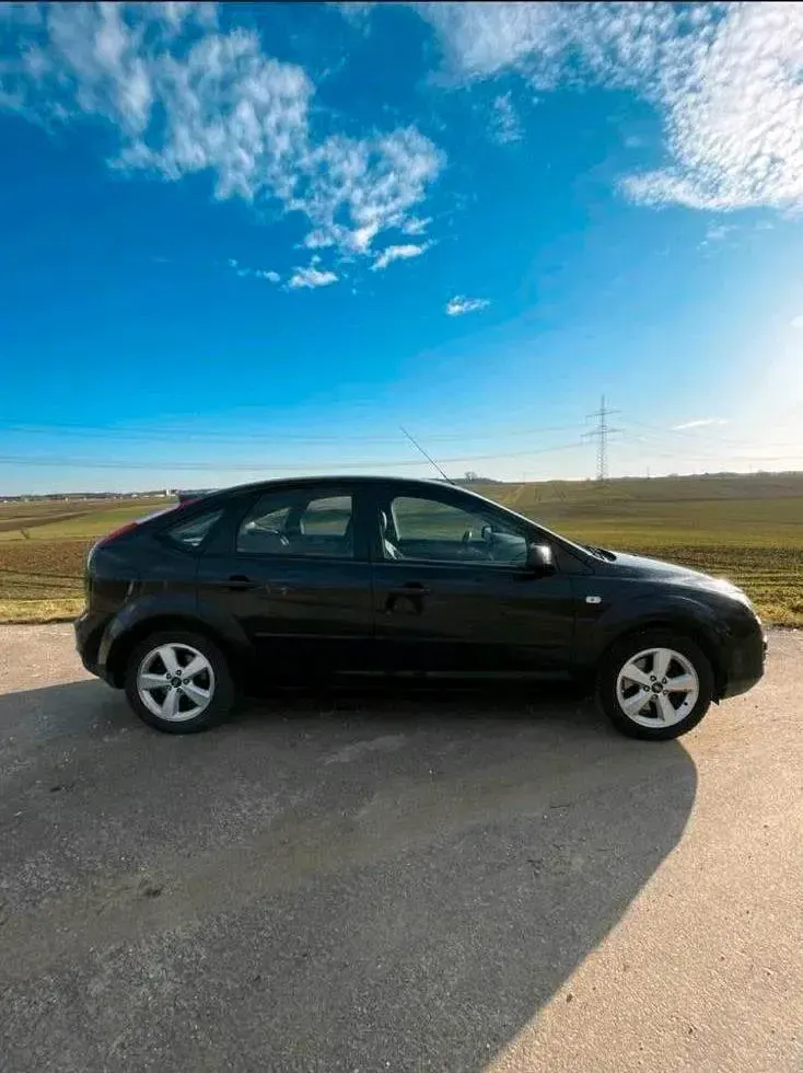 Gebraucht Ford Focus Trend 145 PS (106 kW) 2005 Schwarz Limousine