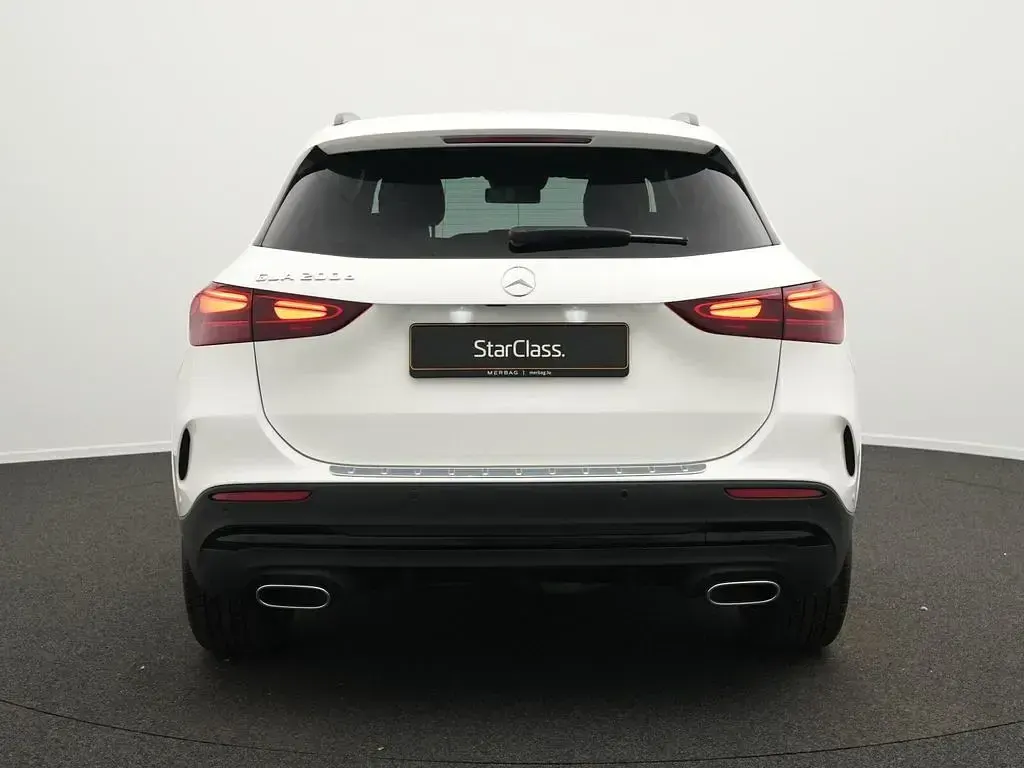Gebraucht Mercedes GLA200 AMG line 150 PS (110 kW) 2025 Weiß SUV