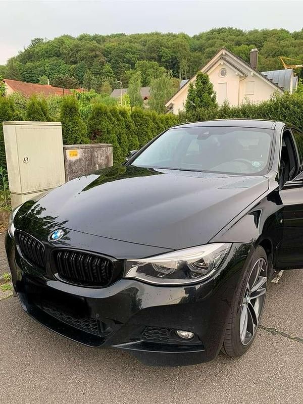 Schwarz Gebraucht 2018 BMW 320 Gran Turismo M Sport Limousine | 16.690 € (Fairer Preis) - Bild 1/4