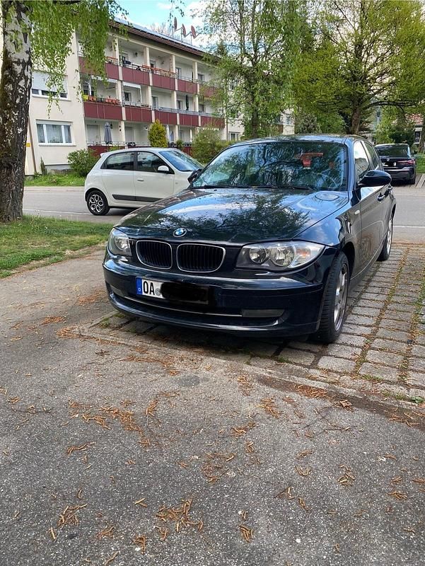 Schwarz Gebraucht 2009 BMW 118 Kleinwagen | 2.700 € (Fairer Preis) - Bild 1/4