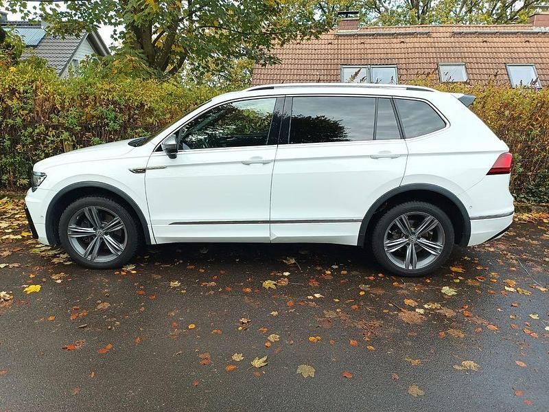 Weiß Gebraucht 2018 VW Tiguan Allspace SUV | 34.000 € (Etwas zu teuer) - Bild 1/4