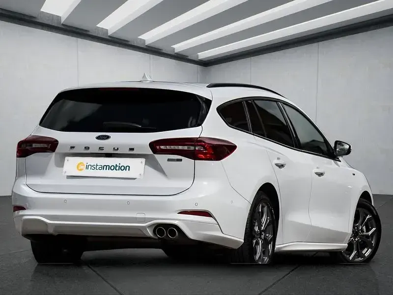 Gebraucht Ford Focus 125 PS (91 kW) 2023 Weiß Kombi