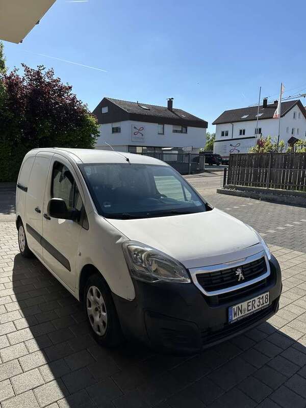 Gebraucht 2015 Peugeot Partner Comfort Van / Kleinbus | 5.490 € (Fairer Preis) - Bild 1/4