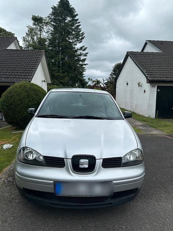 Grau Gebraucht 2004 Seat Arosa Kleinwagen | 1.400 € (Fairer Preis) - Bild 1/4