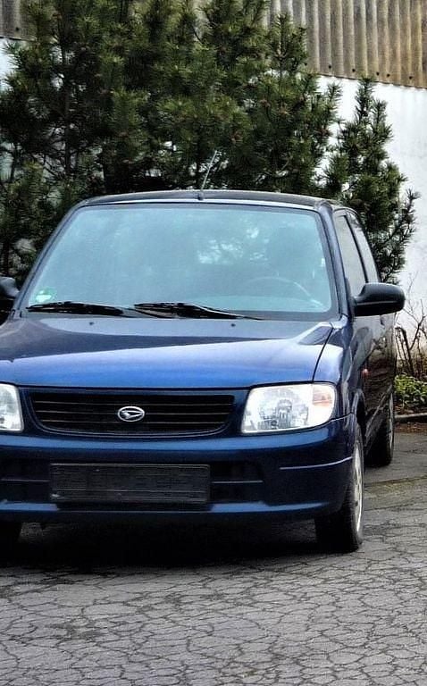 Schwarz Gebraucht 2000 Daihatsu Cuore Kleinwagen | 990 € (Fairer Preis) - Bild 1/4