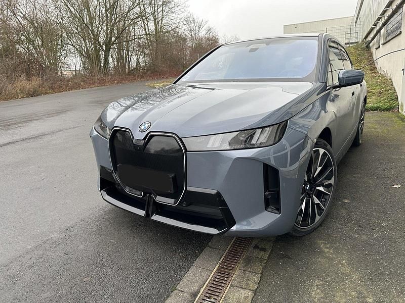 Gebraucht BMW iX 400 kW (544 PS) 2025 Grau SUV