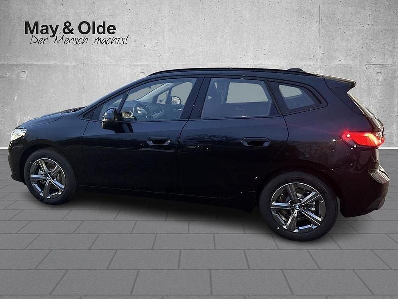 Neu BMW 218 Active Tourer 136 PS (100 kW) 2026 Black sapphire metallic Van / Kleinbus