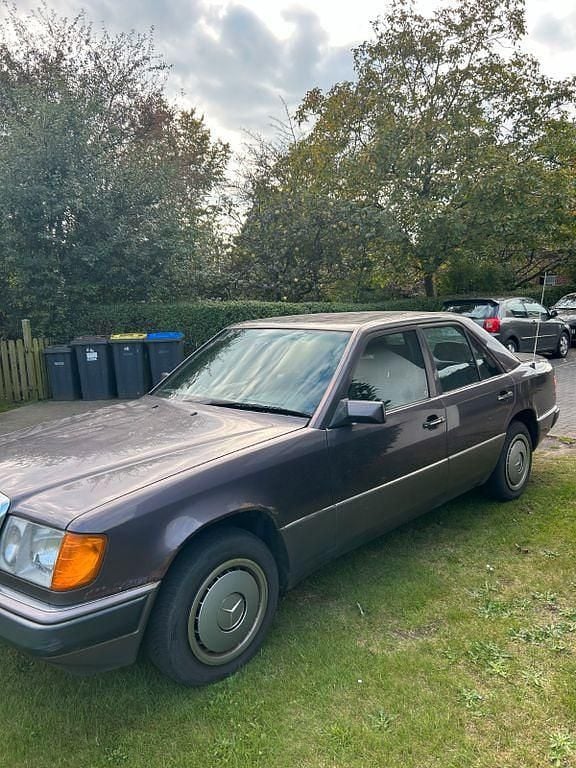 Gebraucht Mercedes 200 75 PS (55 kW) 1991 Limousine