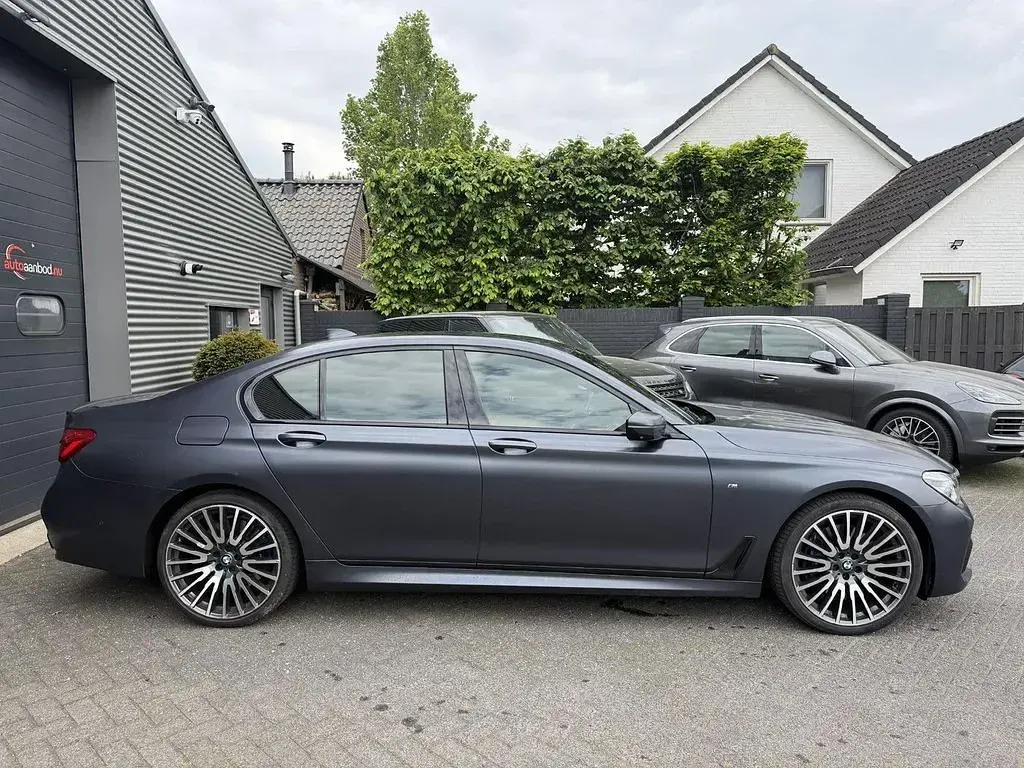 Gebraucht BMW 750 Executive 400 PS (294 kW) 2016 Grau Limousine