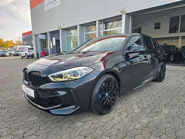 Saphirschwarz Gebraucht 2020 BMW 135 Kleinwagen | 29.390 € (Fairer Preis) - Bild 1/4