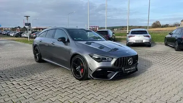 Gebraucht Mercedes CLA45 AMG AMG 421 PS (309 kW) 2025 Grau (mountaingrau) Coupé