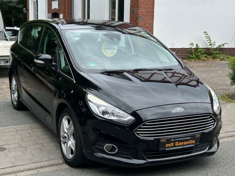 Schwarz Gebraucht 2018 Ford S-MAX Titanium Van / Kleinbus | 12.950 € (Superpreis) - Bild 1/4