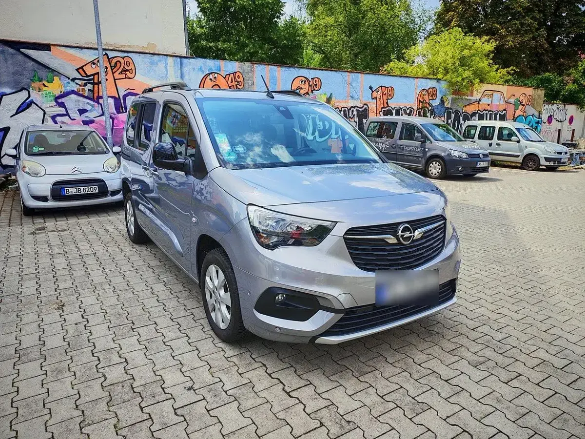Gebraucht Opel Combo Life 131 PS (96 kW) 2023 Silber Van / Kleinbus