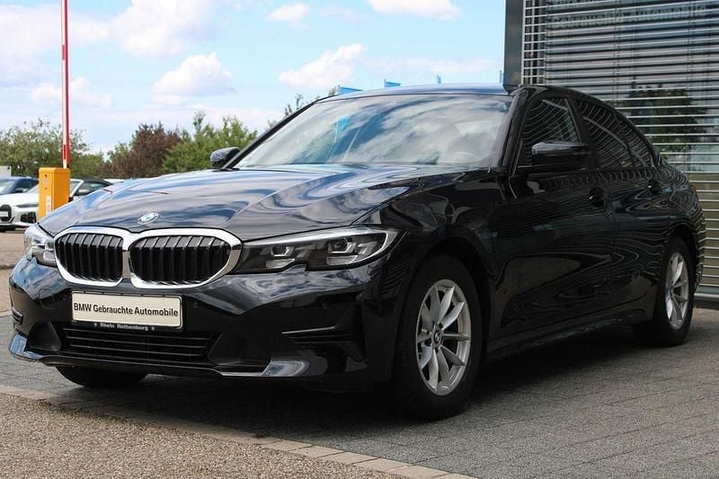 Schwarz Gebraucht 2021 BMW 318 Advantage Limousine | 24.240 € (Guter Preis) - Bild 1/4