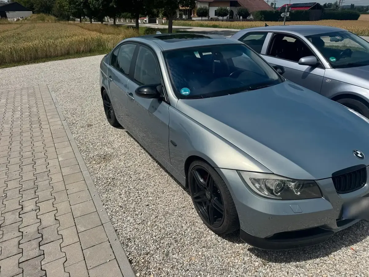 Gebraucht BMW 330 258 PS (189 kW) 2005 Silber Limousine