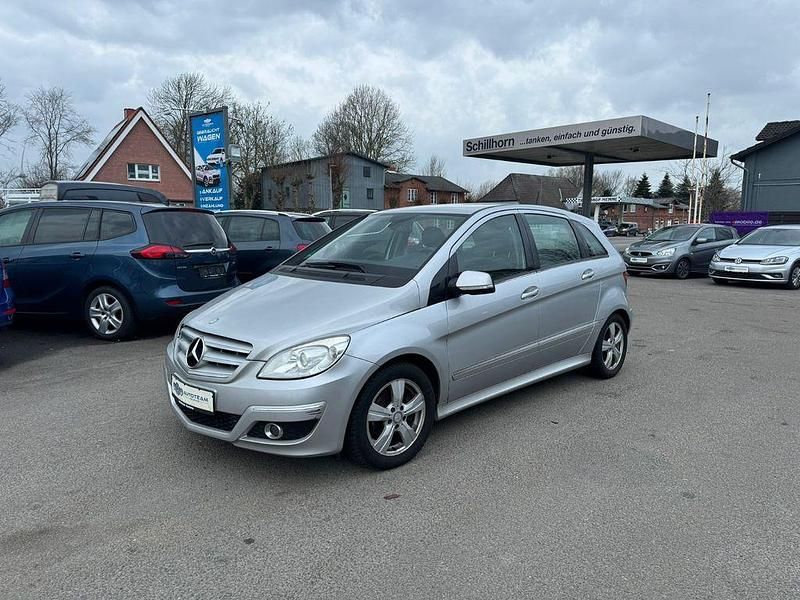 Gebraucht Mercedes B200 140 PS (102 kW) 2009 Silber Van / Kleinbus