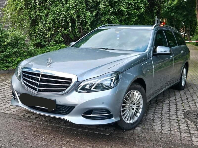 Grau Gebraucht 2014 Mercedes E220 Avantgarde Kombi | 9.900 € (Superpreis) - Bild 1/4