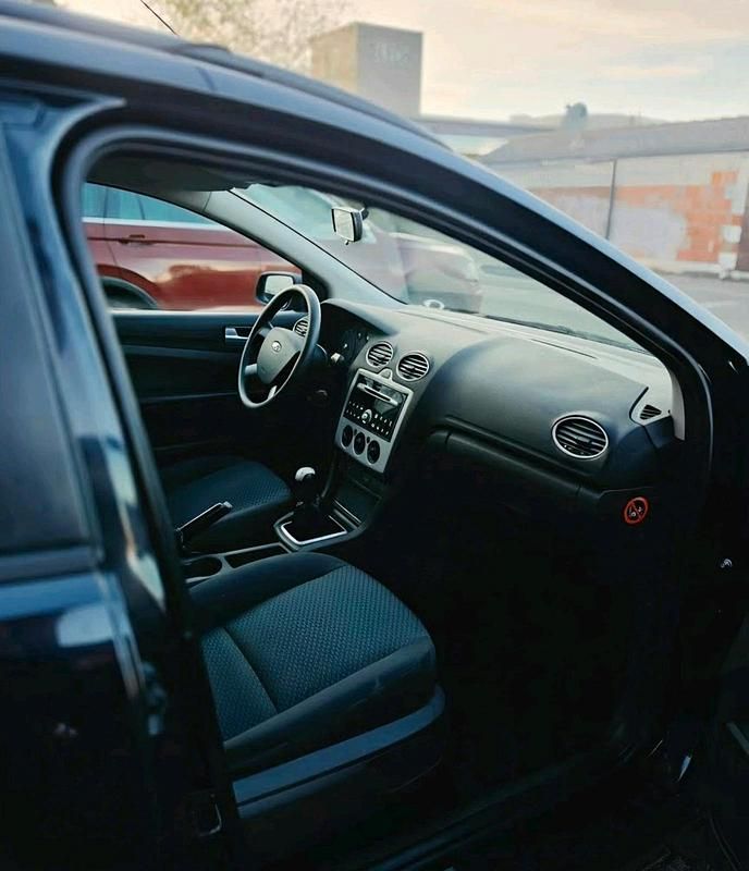 Gebraucht Ford Focus 102 PS (75 kW) 2006 Blau Kombi