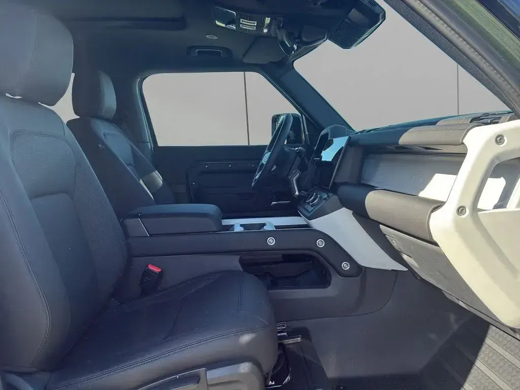 Gebraucht Land Rover Defender S 204 PS (150 kW) 2026 Grün SUV