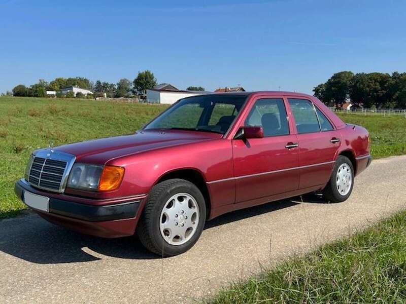 Rot Gebraucht 1991 Mercedes 250 Limousine | 5.500 € - Bild 1/4