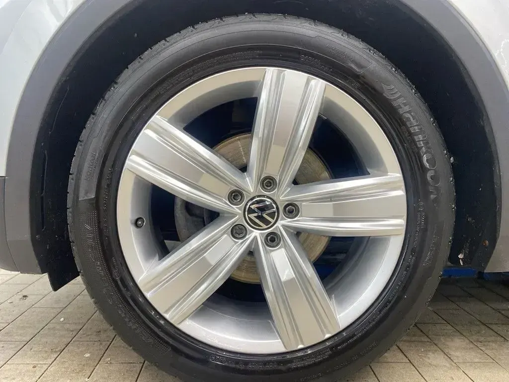 Gebraucht VW Tiguan Elegance 150 PS (110 kW) 2023 Reflexsilber metallic SUV