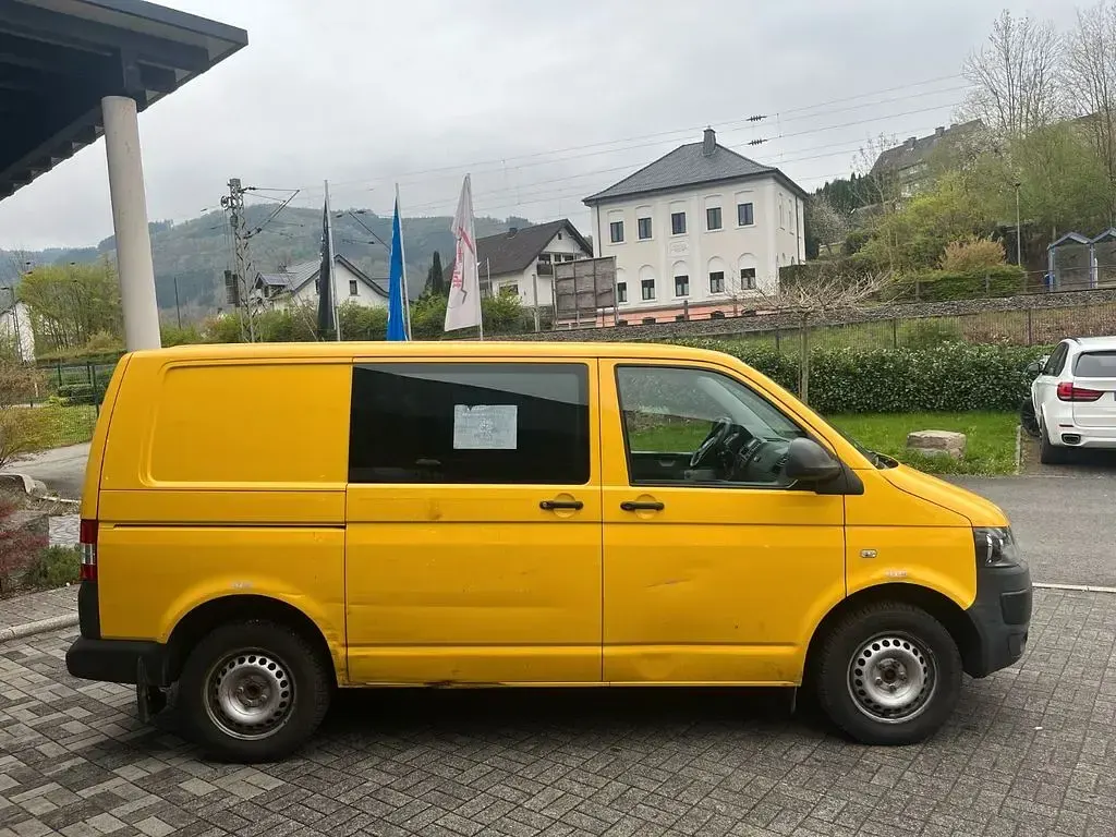 Second-hand VW Transporter 84 CP (61 kW) 2013 Galben Van