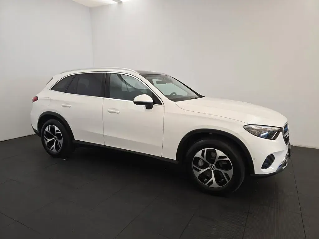 Gebraucht Mercedes GLC300de Avantgarde 197 PS (144 kW) 2023 Weiß SUV