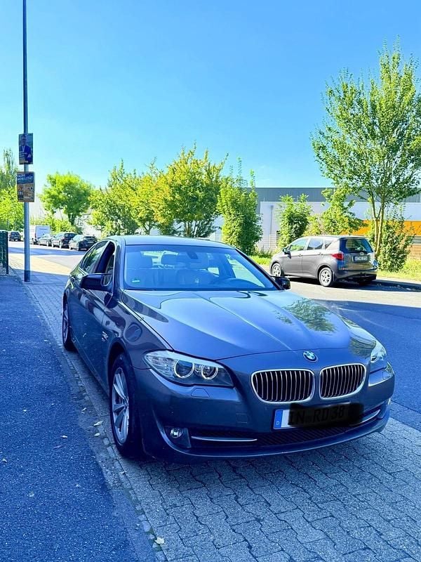 Braun Gebraucht 2012 BMW 528 Limousine | 13.200 € (Fairer Preis) - Bild 1/4