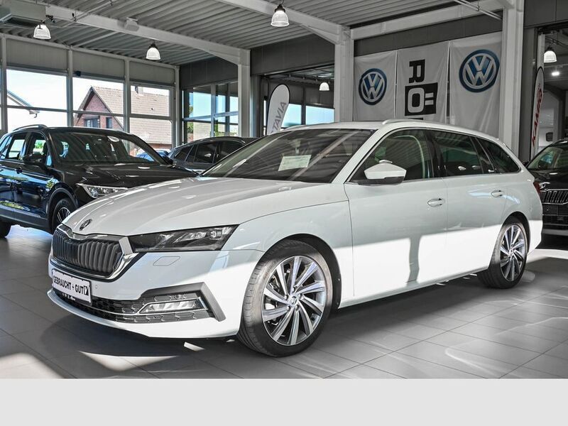Moonweiss metallic met. Gebraucht 2023 Skoda Octavia Style Kombi | 29.990 € (Fairer Preis) - Bild 1/4