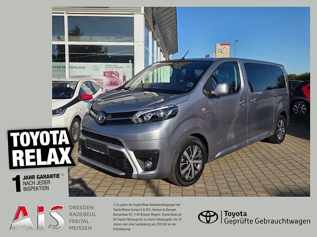 Silber Gebraucht 2022 Toyota Proace Verso Team Kombi | 34.990 € (Fairer Preis) - Bild 1/3