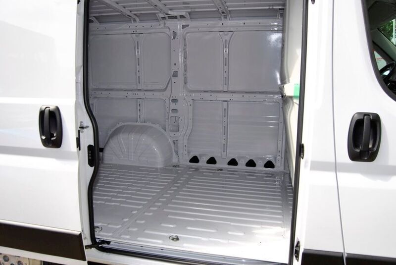 Gebraucht Fiat Ducato 140 PS (102 kW) 2024 Weißschwarz Van