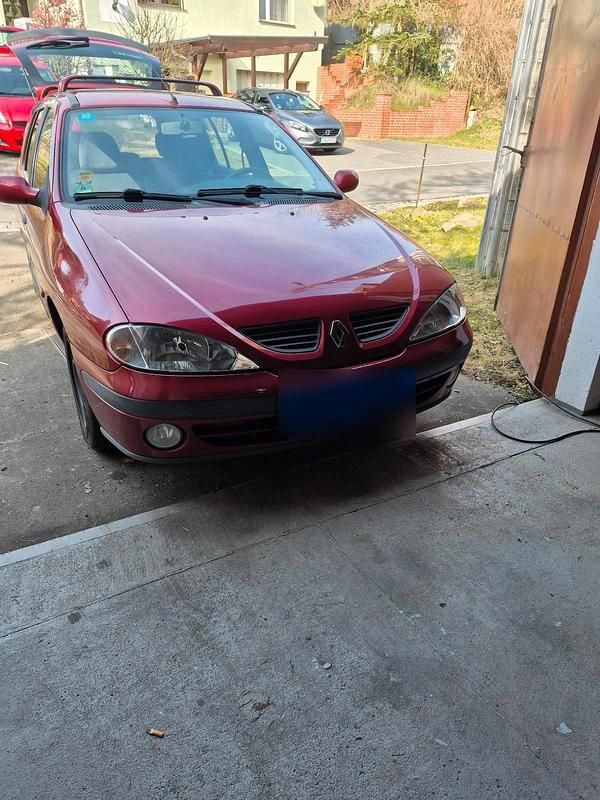 Gebraucht Renault Mégane 95 PS (69 kW) 2001 Rot Kombi