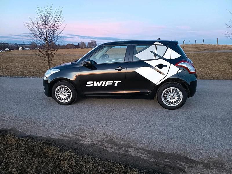 Gebraucht Suzuki Swift Comfort 94 PS (69 kW) 2010 Schwarz Kleinwagen
