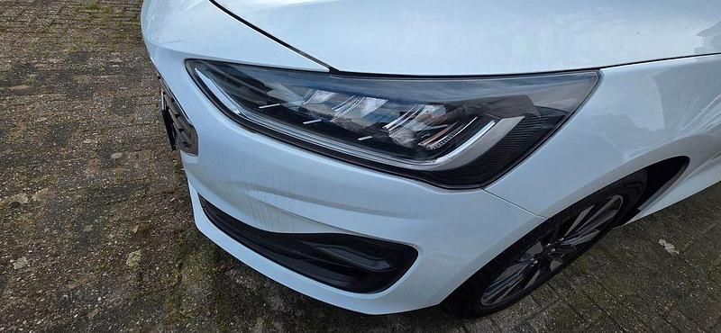 Używany Ford Focus Titanium X 120 KM (88 kW) 2022 Biały Sedan/Limuzyna