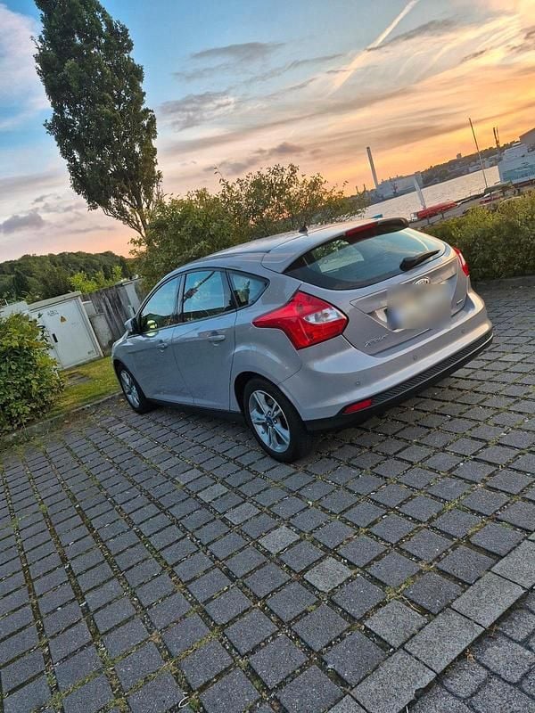 Gebraucht Ford Focus 101 PS (74 kW) 2014 Silber Kombi