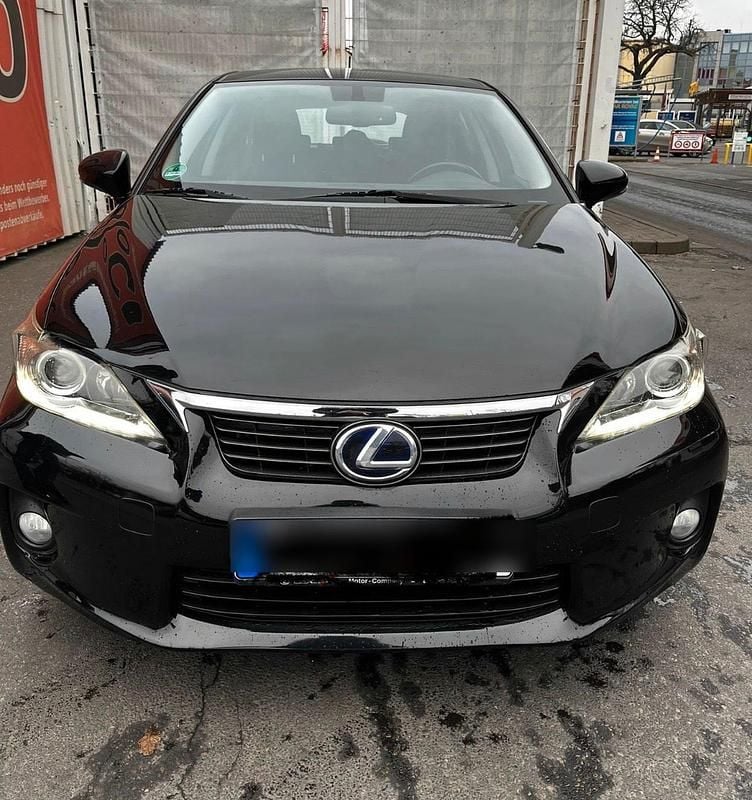 Schwarz Gebraucht 2012 Lexus CT200h Limousine | 12.200 € (Etwas zu teuer) - Bild 1/4